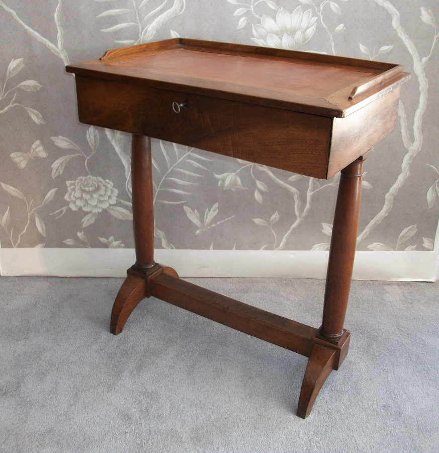 Italian small writing table